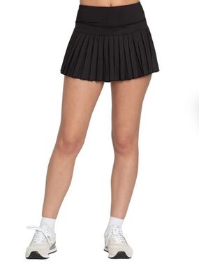 Gold hinge women’s pleated tennis skirt